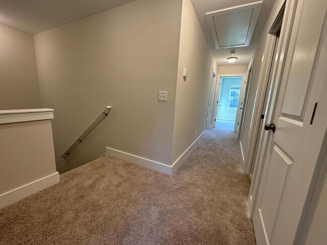 Building Photo - 824 Pryor St