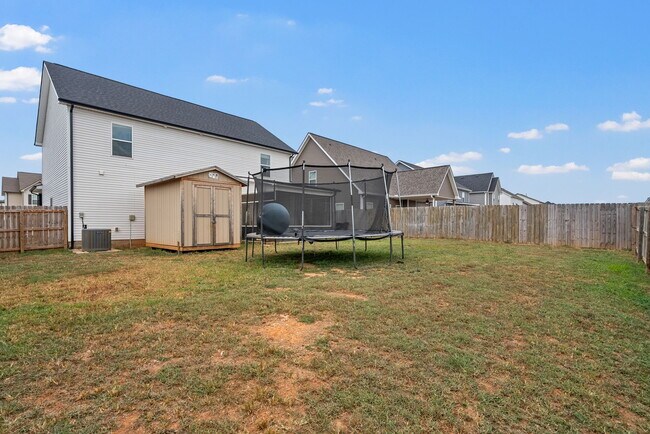 Building Photo - 1511 Kingbird Dr