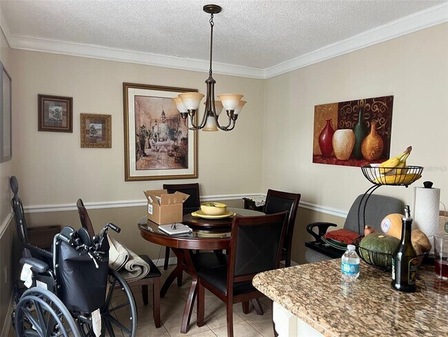 Building Photo - 2833 Orange Tree Cir N