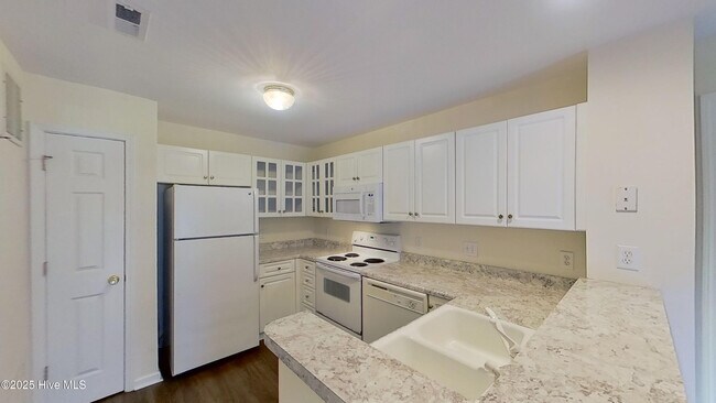 Building Photo - 4158 Breezewood Dr