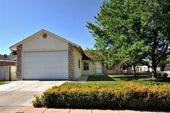 Building Photo - Cozy 3 Bedroom Home in St. George!