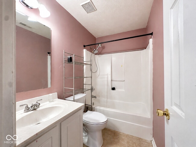 Building Photo - 7226 Parklake Cir