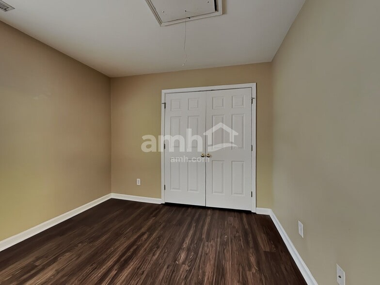 Building Photo - 9 Avenel Ct