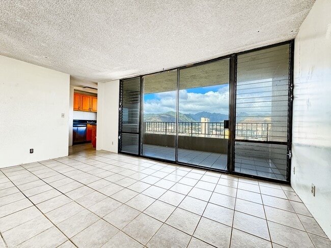 Primary Photo - 2121 Ala Wai Blvd