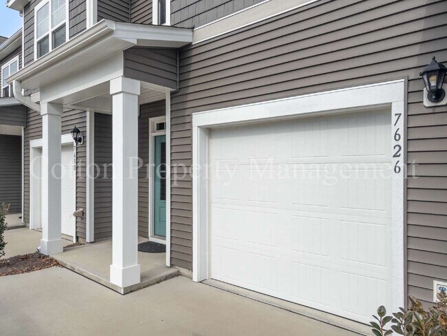 Building Photo - 7626 Knightbell Cir