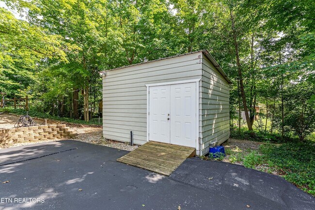 Building Photo - 9528 Gulf Park Dr