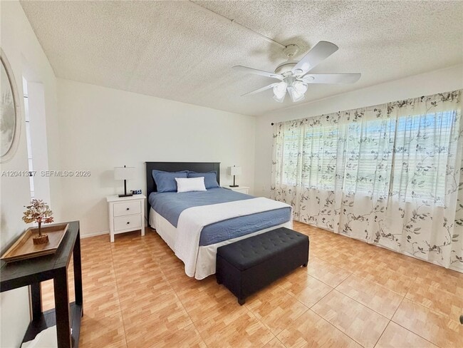 Building Photo - 1203 Bahama Bend