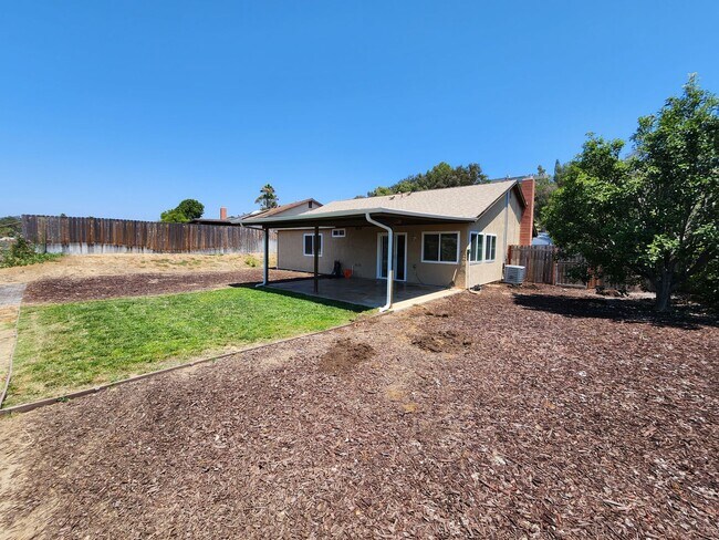 Building Photo - Poway - View Lot - Single Story House