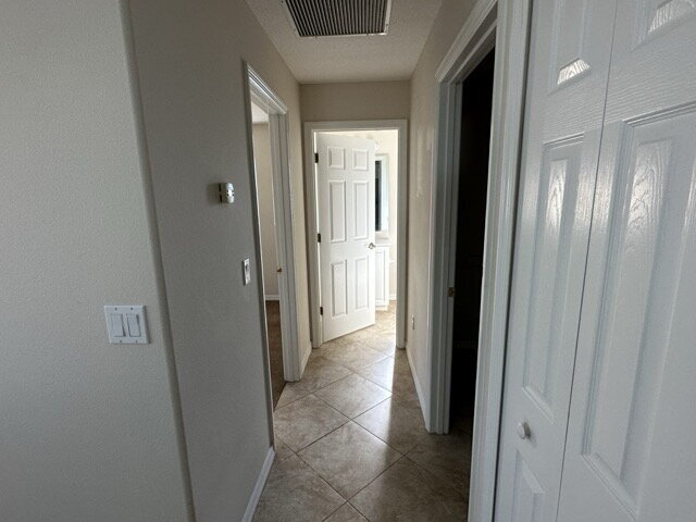 Building Photo - Spacious 2-Bed, 2-Bath Home in Venice with...