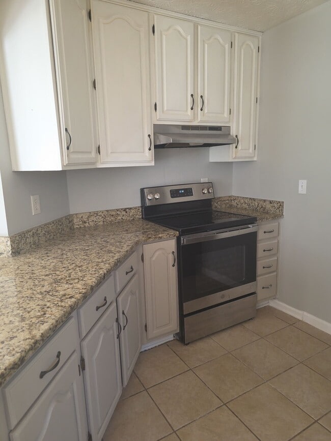 Building Photo - 7136 Breckenridge Dr