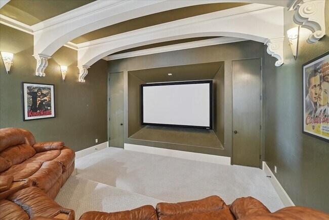 Building Photo - 6807 Lupton Dr