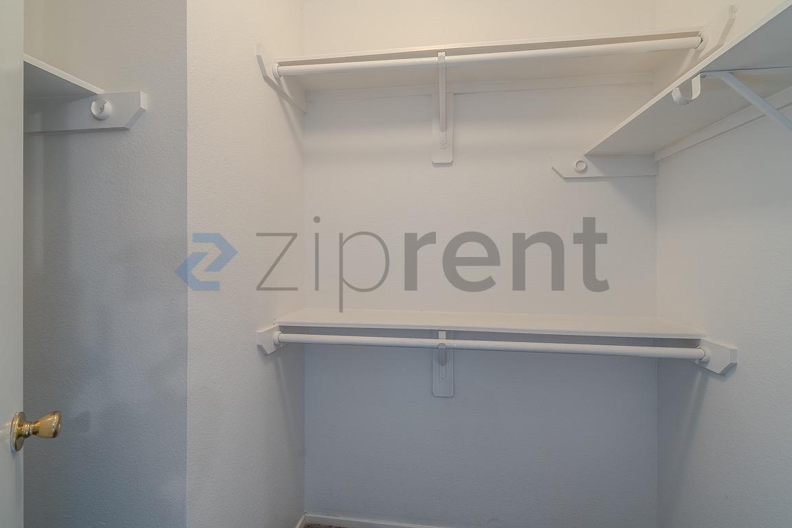 Building Photo - Unit