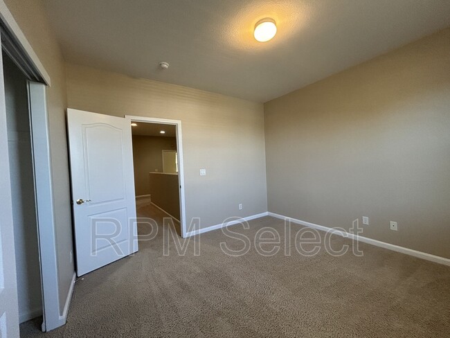 Building Photo - 2206 Ranch House Ct