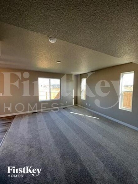 Building Photo - 10190 Luneth Dr