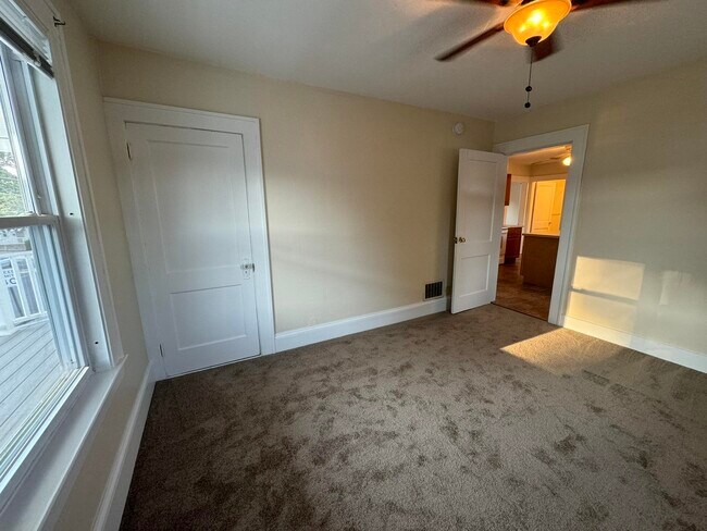 Building Photo - 321 Calef Rd
