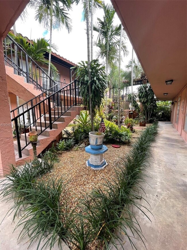 Building Photo - 10832 SW 88th St