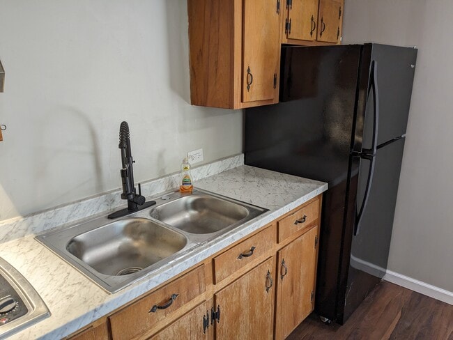 Building Photo - 20655 Monrovia Rd