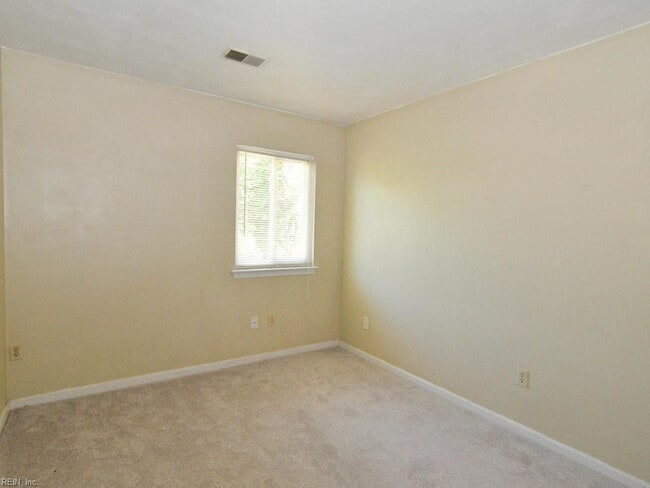 Building Photo - HILLTOP AREA FOR RENT!