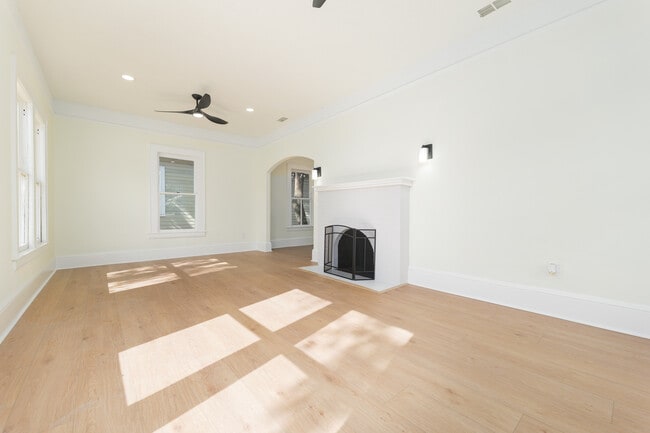Primary Photo - 2040 N Market St