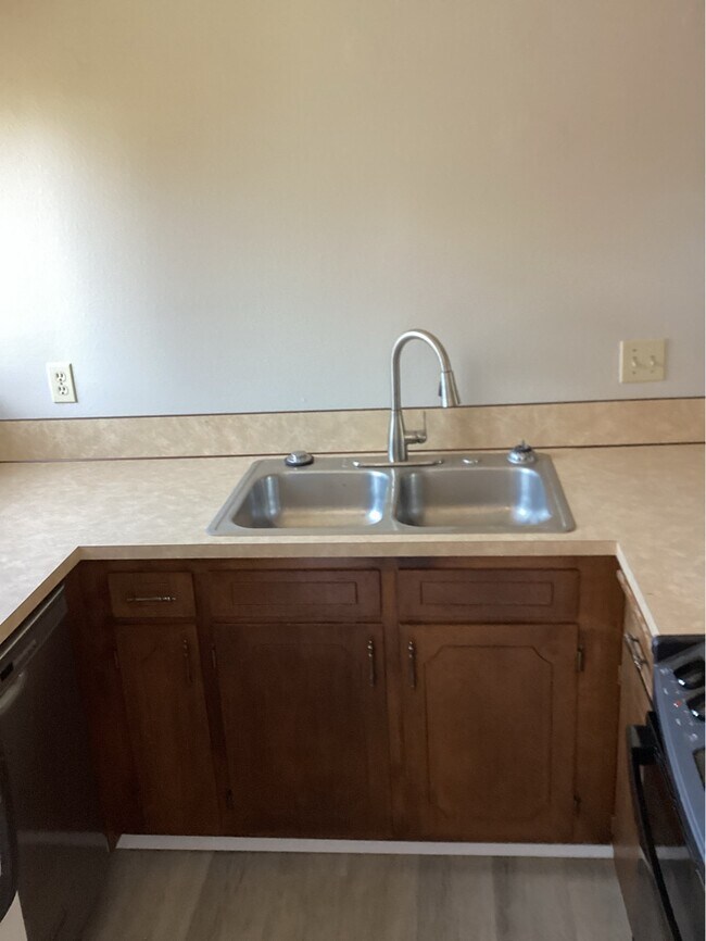 Building Photo - 1112 SW Hurbert St