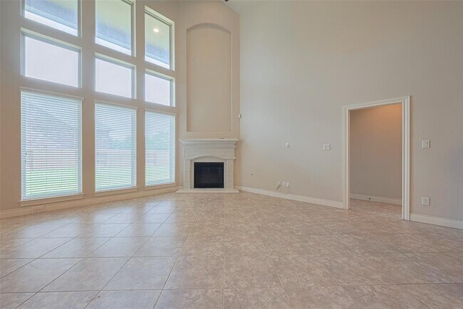 Building Photo - 27906 Colonial Point Dr