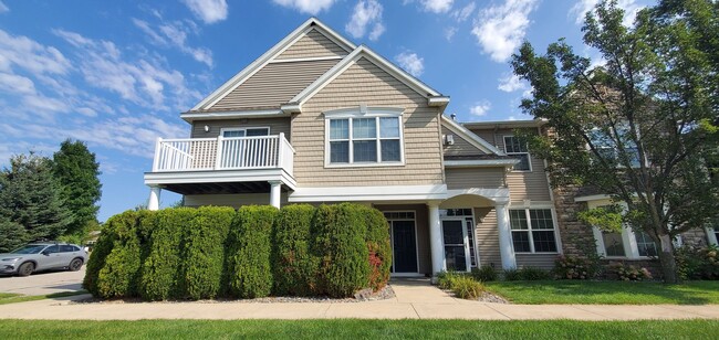 Building Photo - 3231 Wexford Dr