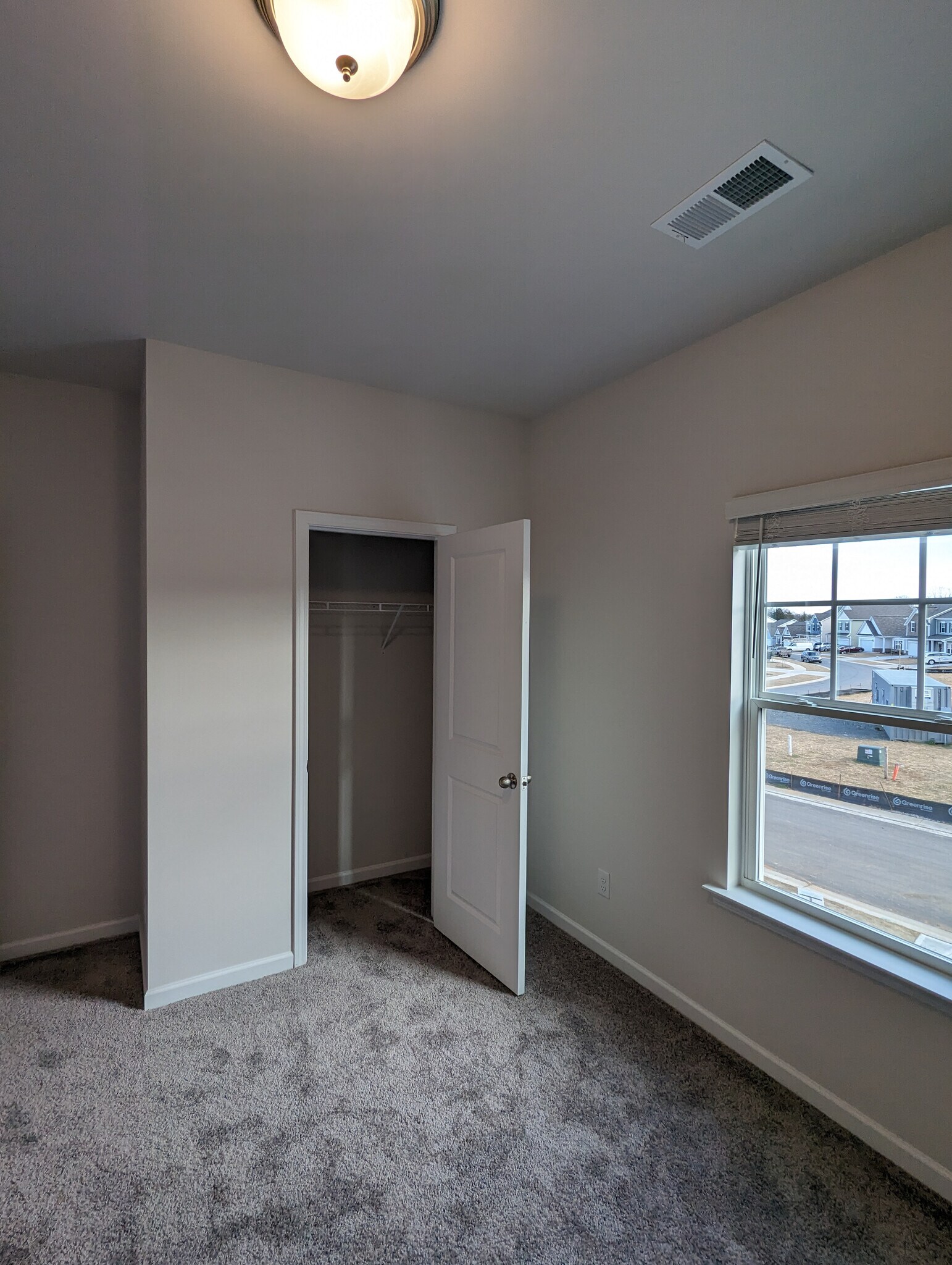 Building Photo - Room in House on Gala Ln