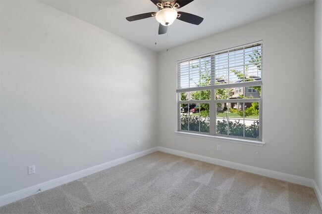 Building Photo - 209 Methodius Dr