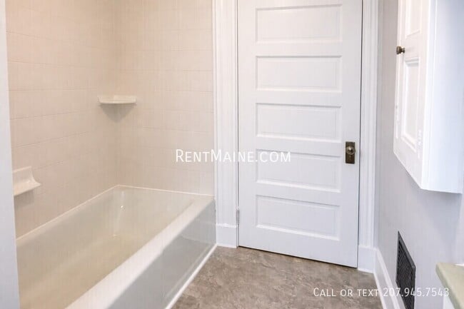 Building Photo - 25 High St