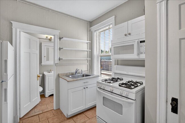 Building Photo - Delmar Scoop