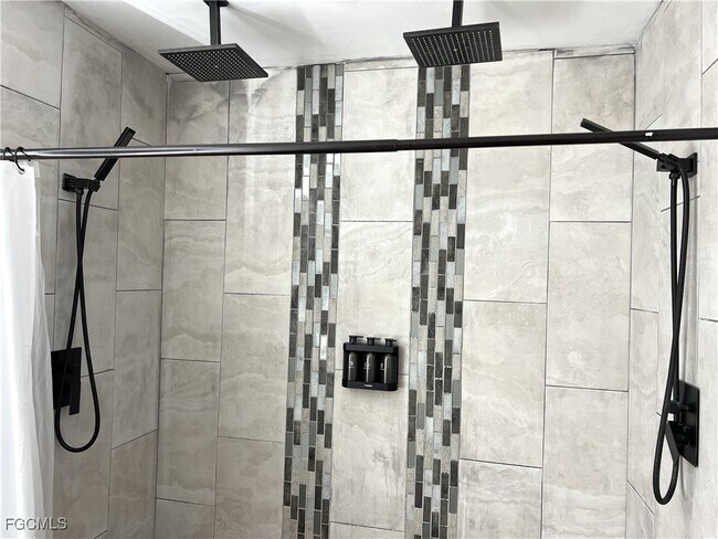 Building Photo - 18316 Oriole Rd