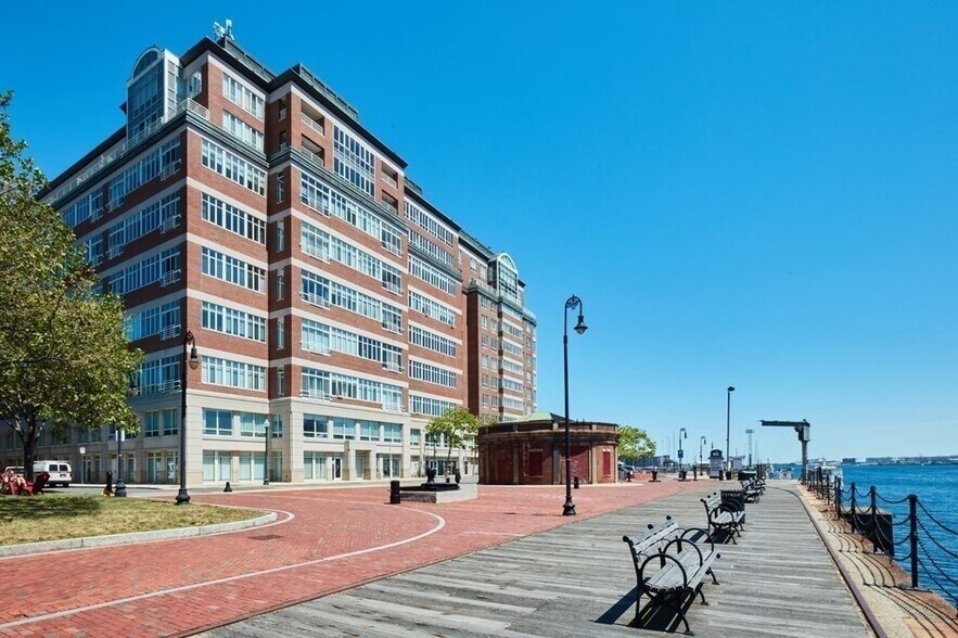 Building Photo - 191 W 8th St