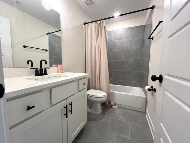 Building Photo - 4826 Annabell Cir S