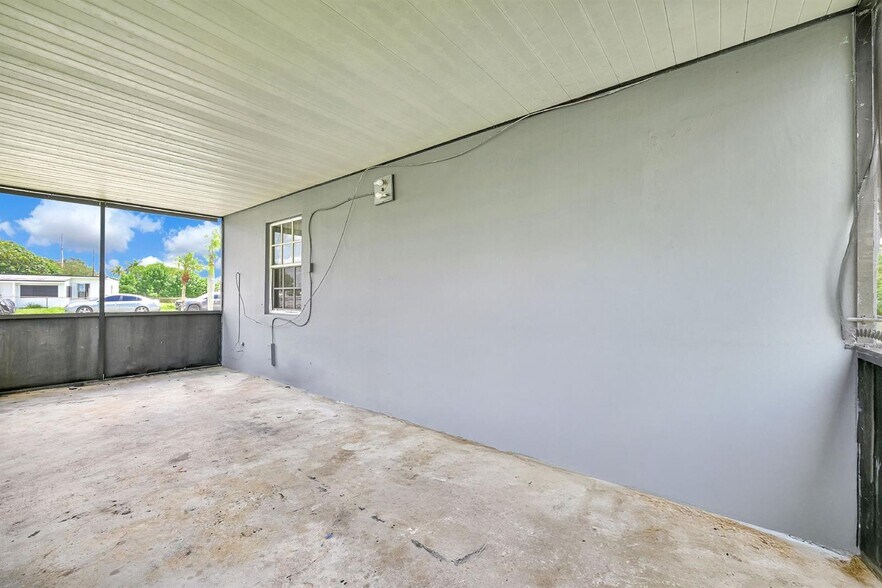 Building Photo - 15710 NW 19th Ave