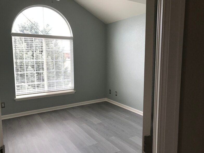 Bedroom - 960 W 112th Ave