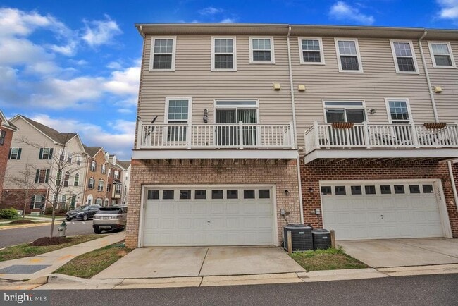 Building Photo - 1601 Wesbourne Dr