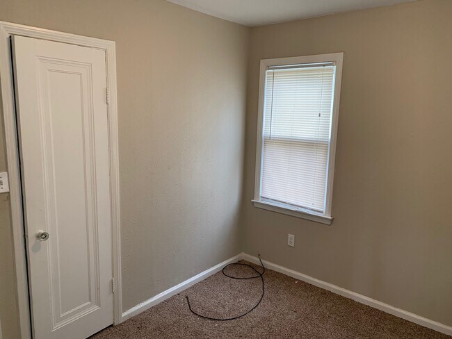 Building Photo - 15989 Dalby
