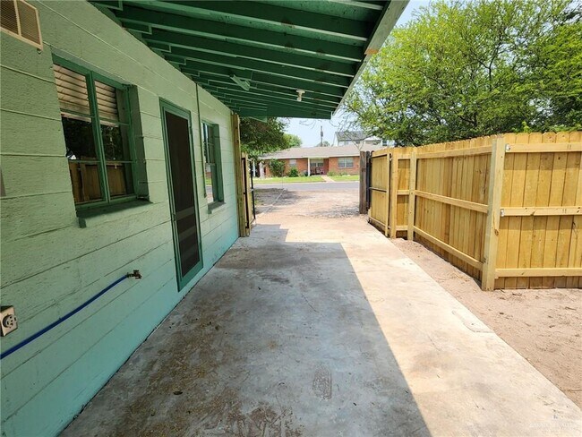 Building Photo - 2100 N 12th St