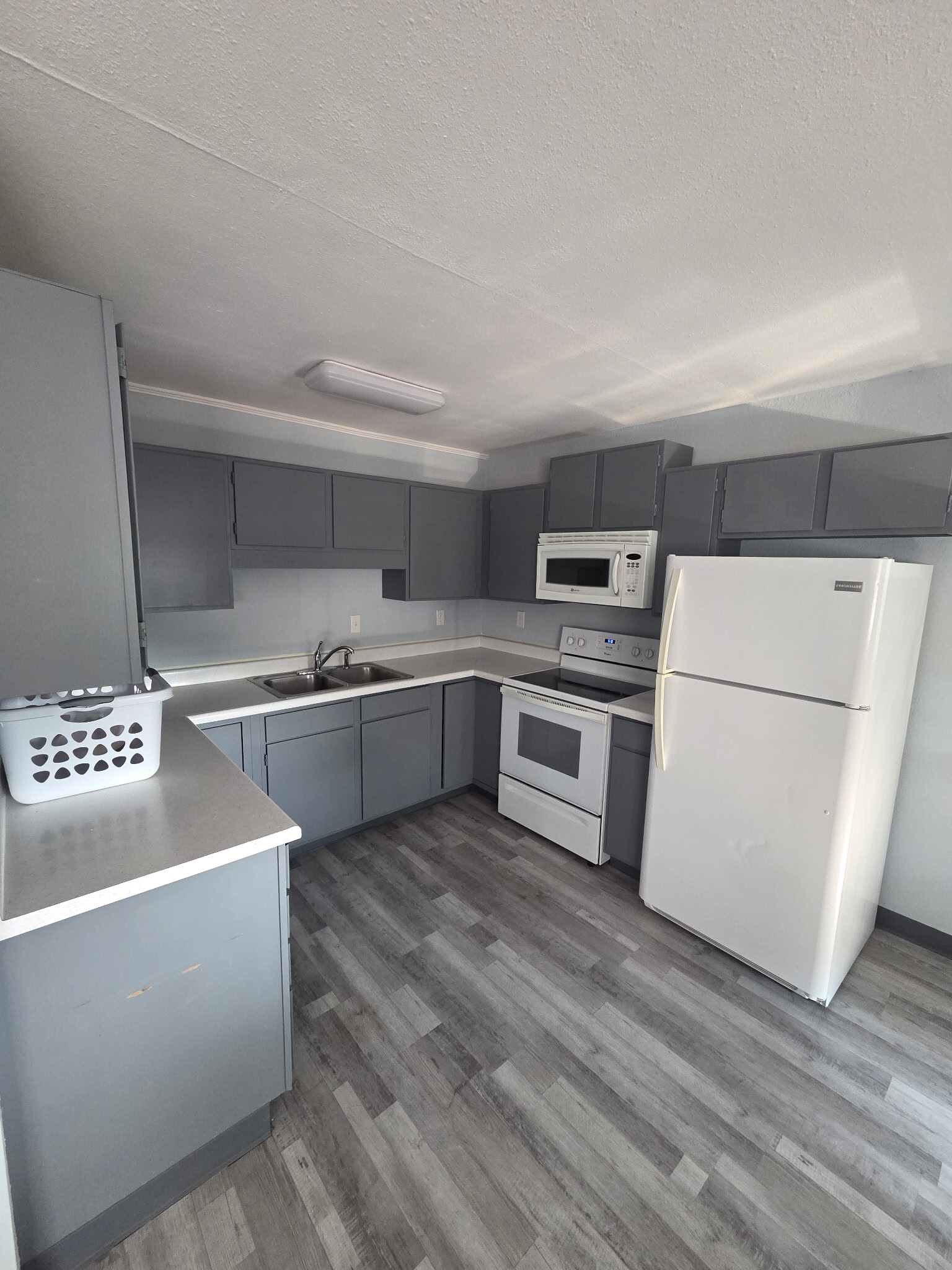 Building Photo - 108 N Dubildchen Dr
