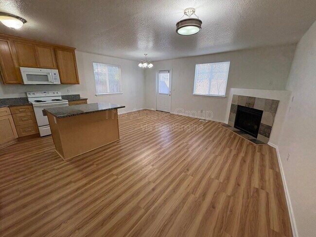 Building Photo - 210 NW Connell Ave