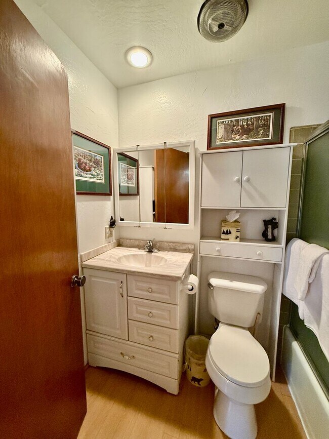 Building Photo - Fully Furnished 2BD/2BA Mountain Townhome | Cozy Pellet Stove | Parking Included