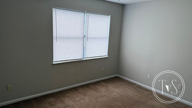 Building Photo - FALL MOVE-IN SPECIAL: 50% OFF 1st FULL MONTH'S RENT!**