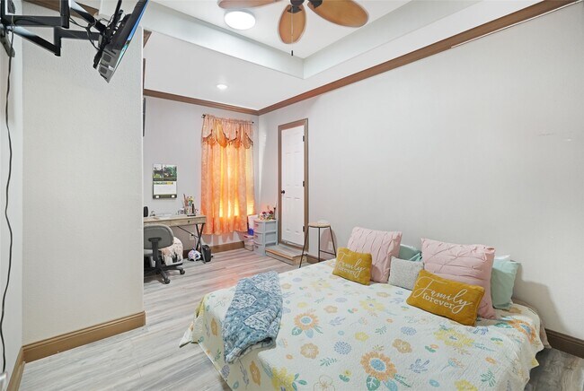 Building Photo - 2521 Rd 3550