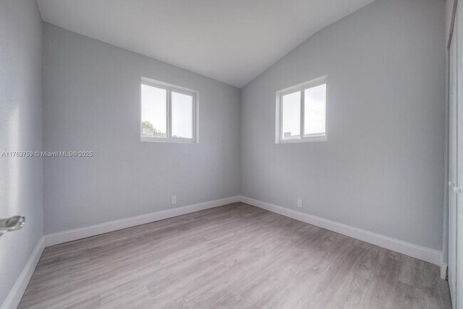 Building Photo - 17715 SW 103rd Ave
