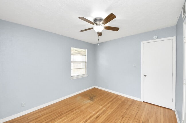 Building Photo - 1324 Bennett Dr