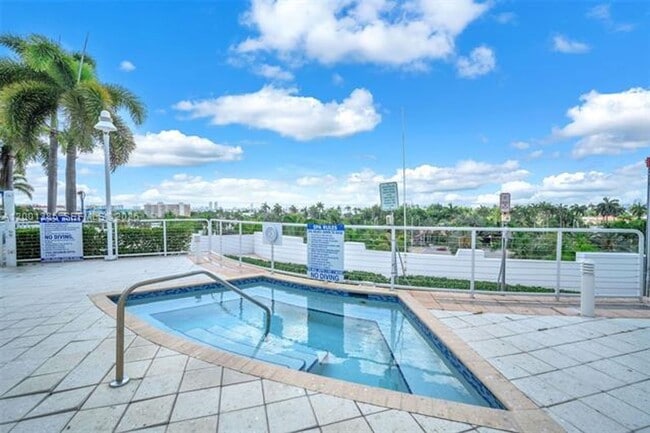 Building Photo - 7900 Harbor Island Dr
