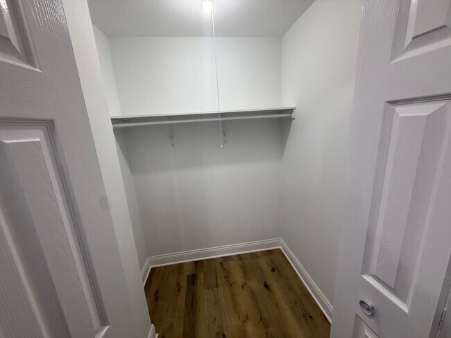 Building Photo - 110 N Kenilworth Ave