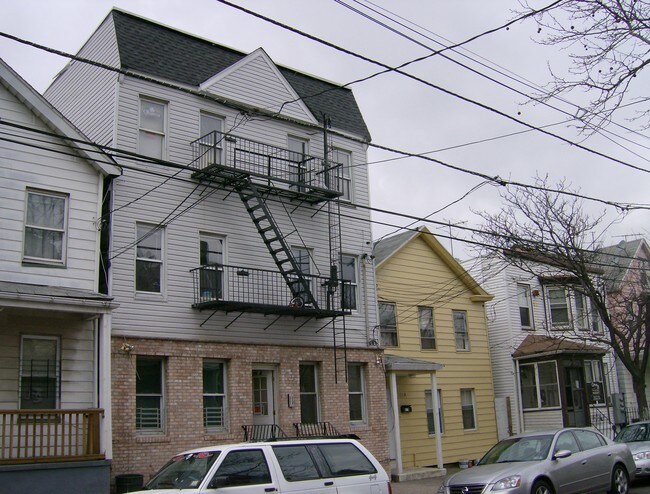 Building Photo - 176A Parker St