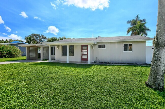 Primary Photo - 126 NW 3rd Ct
