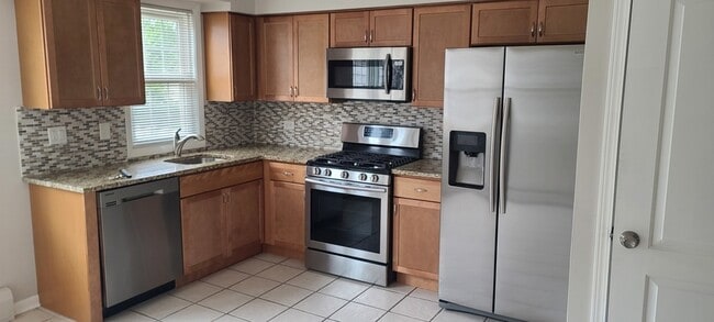 Building Photo - 1500 W Touhy Ave